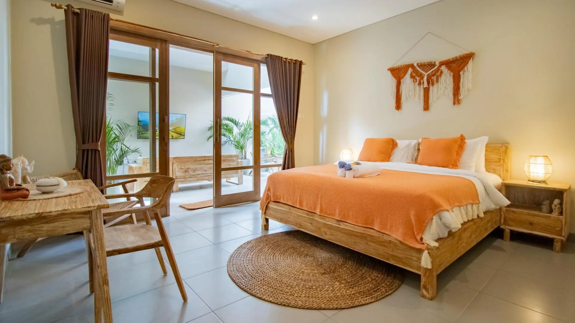 Villa Bakuma - Promo - Brand New -2Bdr - Huge Pool - Canggu Indonesia